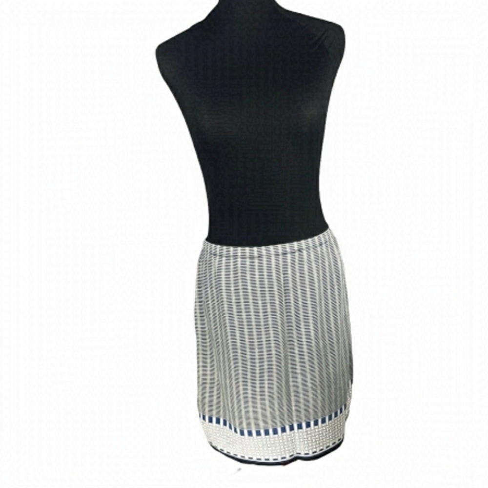 𝅺MAX STUDIO Skirt Blue and White with Black Hem Size M